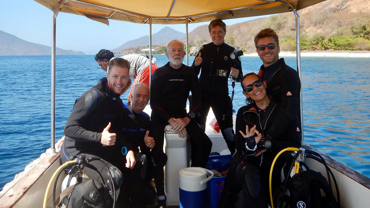 Dive boat facilities in Alor Divers Resort