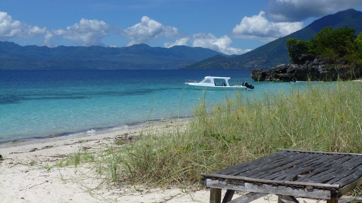 Dive boat facilities at Alor Divers Resort