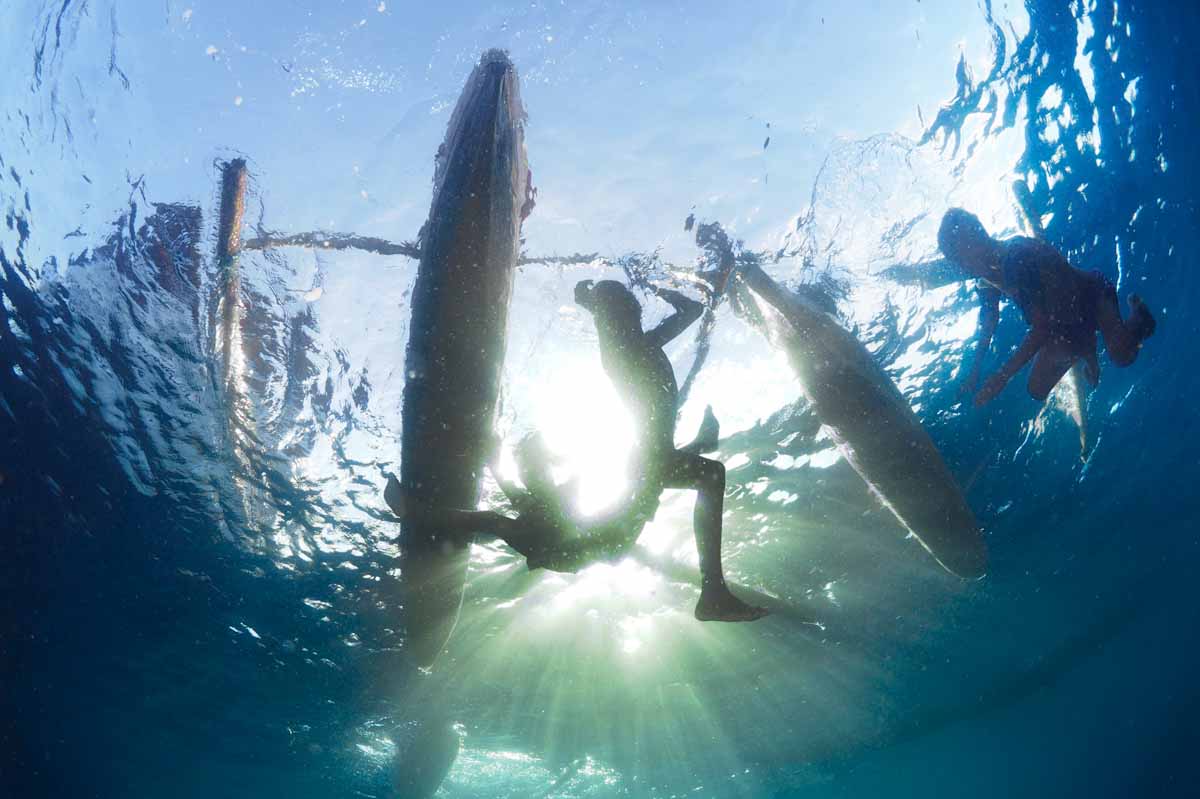 Alor kids performing free diving