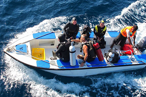 Cruises for scuba divers on Ambai