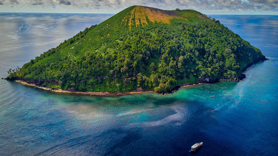 Ambai Liveaboard in Banda Sea