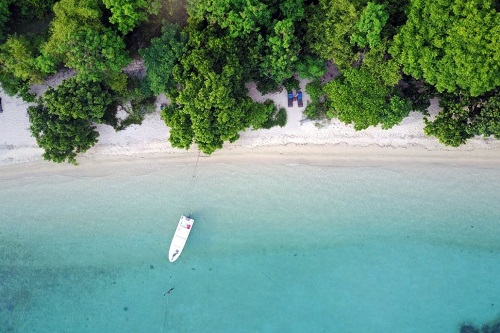 Dive by boat at Angel Island Eco Resort