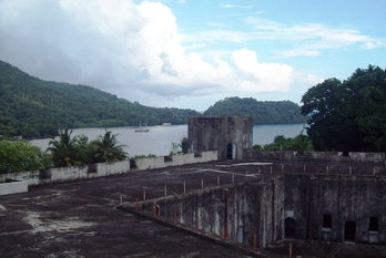 Old_Dutch_Fort_in_Bandeneira_Spice_Islands