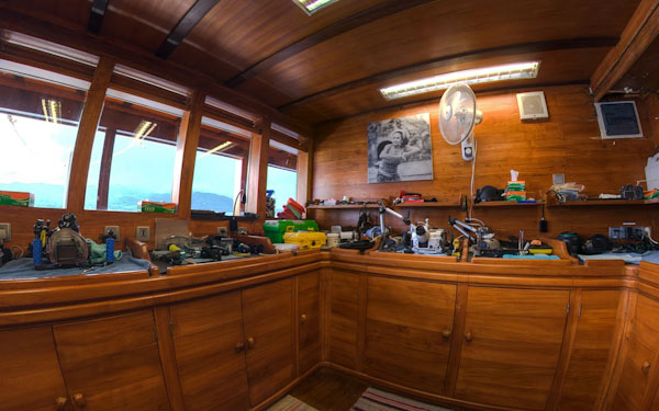 Cruises for divers on Damai liveaboard