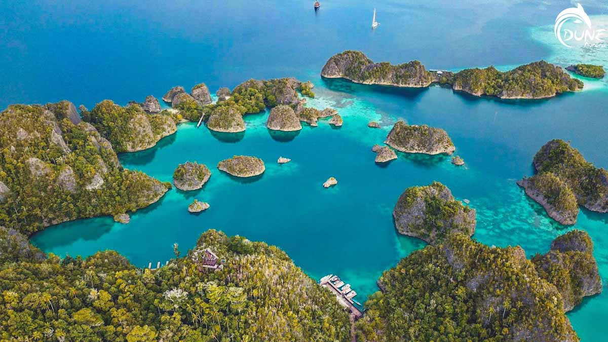 Aurora liveaboard in Raja Ampat, diving destination in Indonesia