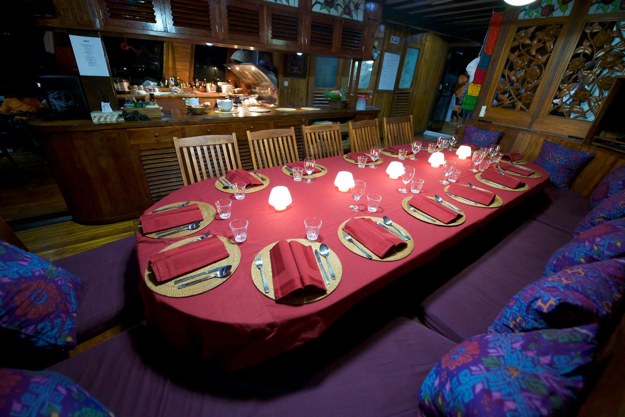 Ilike Liveaboard's dining room