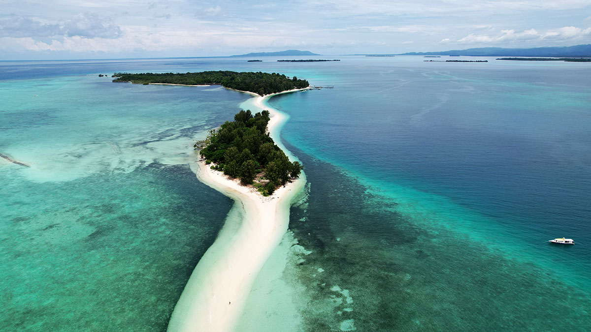 Sea and land at Metita Resort, Indonesia