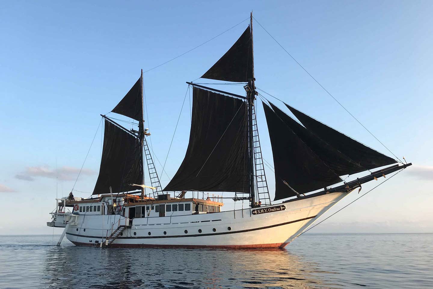 Ondina Liveaboard Cruising Indonesia