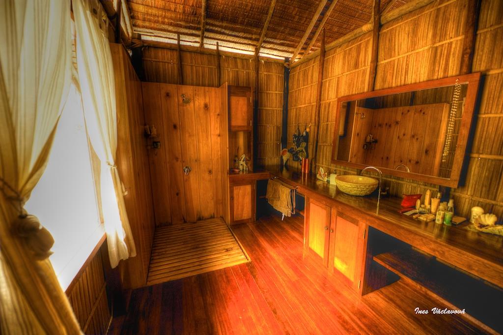 Papua Explorers bathroom ensuite