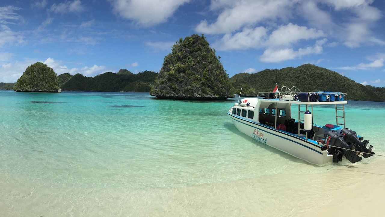 Papua Explorers boat in Wayag