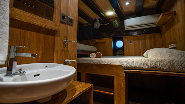 Pindito's double cabin