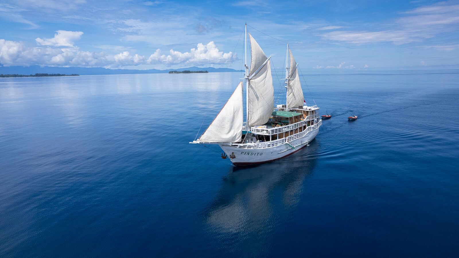 Pindito Liveaboard Cruising Indonesia