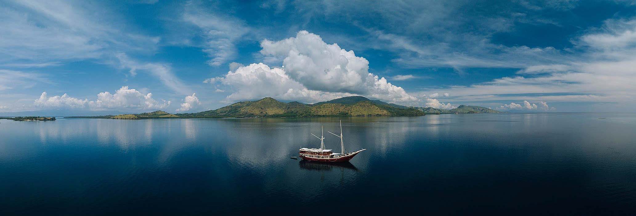 Seven Seas Liveaboard exploring Banda Sea